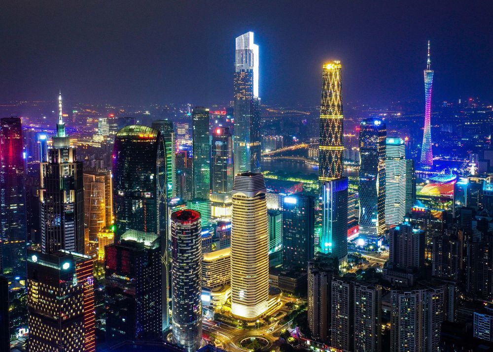 广州市珠江新城夜景（2020年10月2日摄，无人机照片）。新华社记者 刘大伟 摄