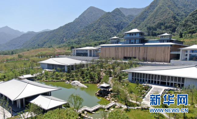 7月23日，俯瞰西安国家版本馆（无人机照片）。新华社记者 李一博 摄