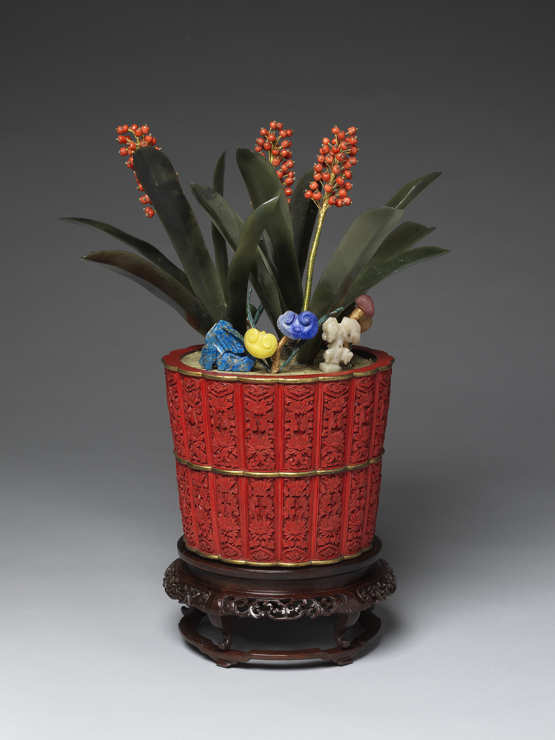 清 万年青盆景 台北故宫博物院藏