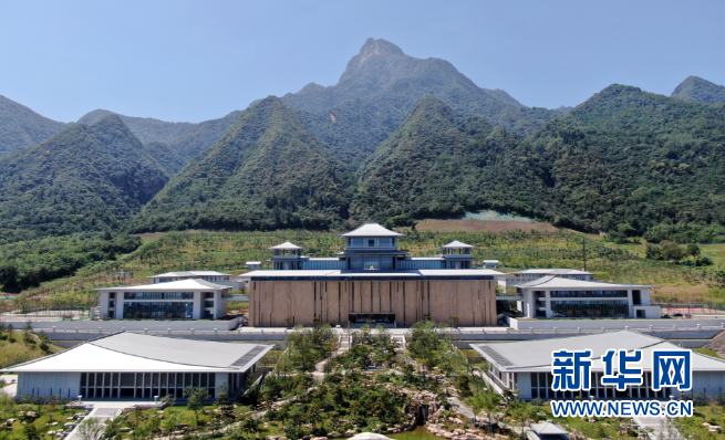 7月23日，俯瞰西安国家版本馆（无人机照片）。新华社记者 李一博 摄