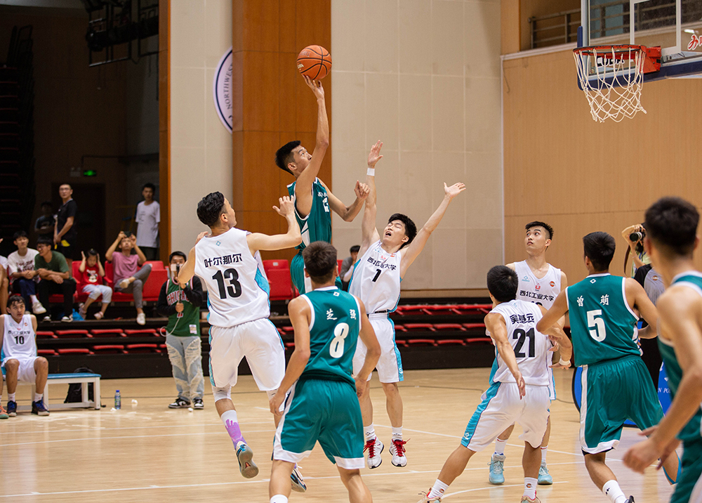 西安欧亚学院男子篮球队夺得陕西省十七运会男篮大学生组甲组冠军凤凰