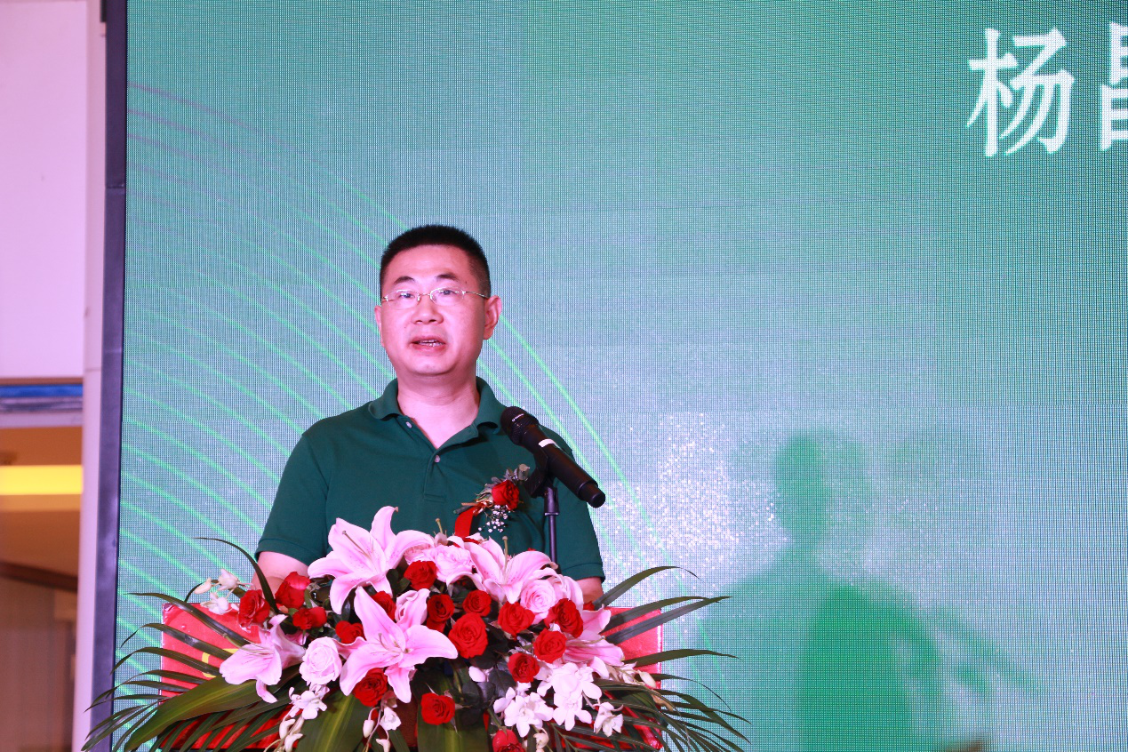 中国家协销售商委员会执行主席、乐家巢董事长杨昌雄