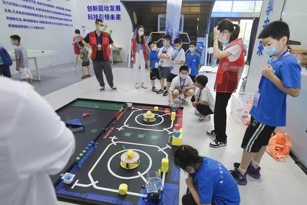 第三届河北省青少年科普知识竞答活动暨人工智能机器人实践交流活动在石家庄成功举办