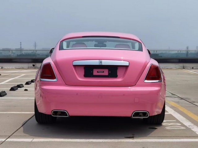 劳斯莱斯魅影多少钱粉色魅影全国唯一