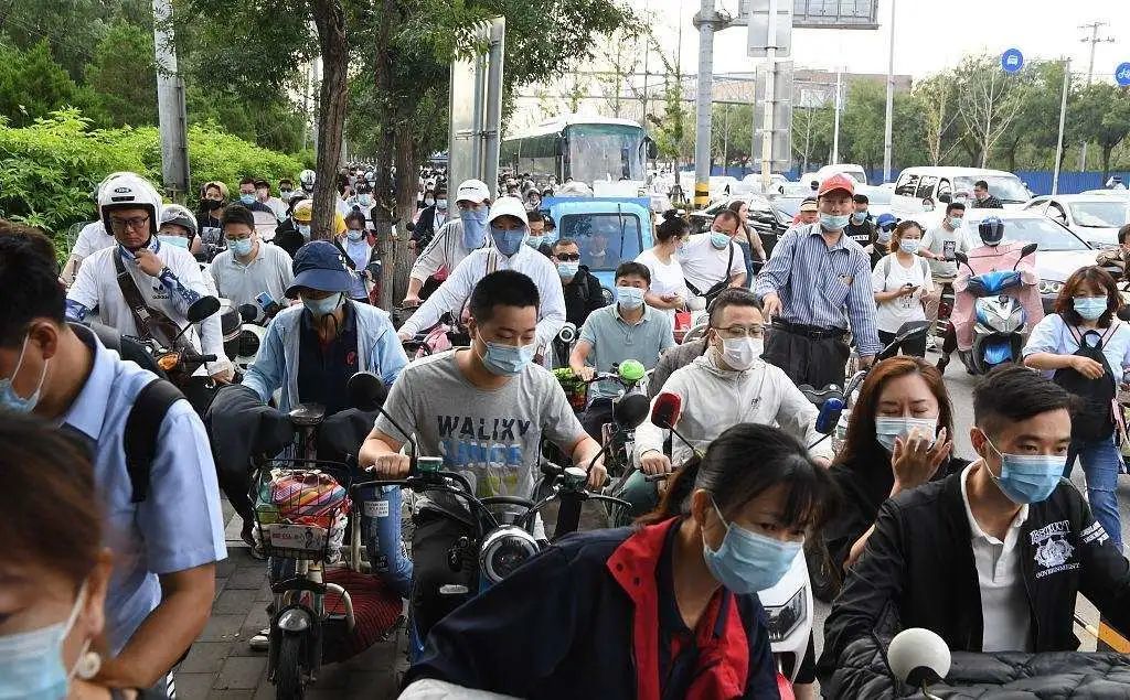 凤凰深调|失业、断供、房子被法拍:一对80后夫妻的下跌人生