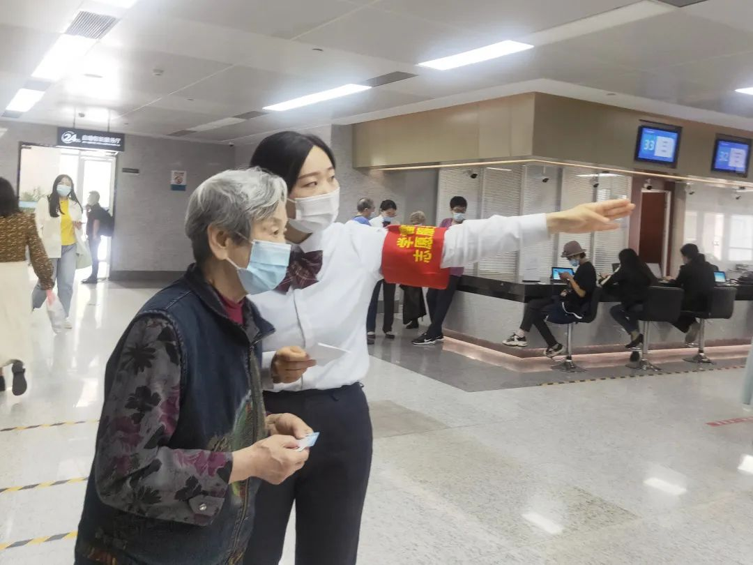 情暖“七夕”  西安经开政务大厅优质服务获企业群众点赞