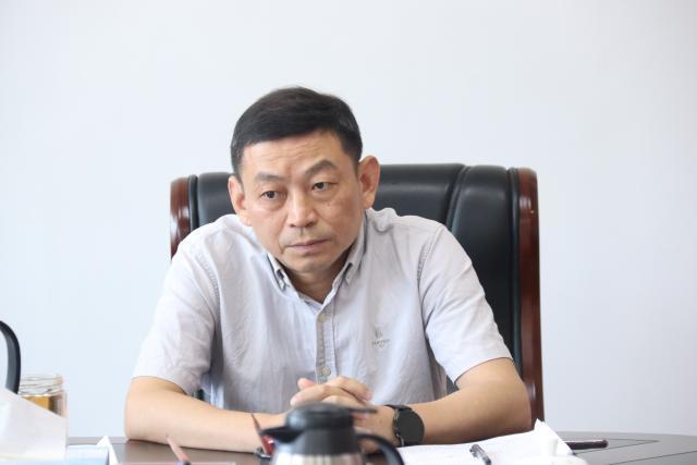 校党委副书记、校长陈运平