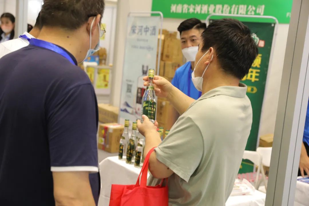 第二届郑州食品博览会开幕，宋河酒业邀你品鉴“舌尖上的中国名酒”！