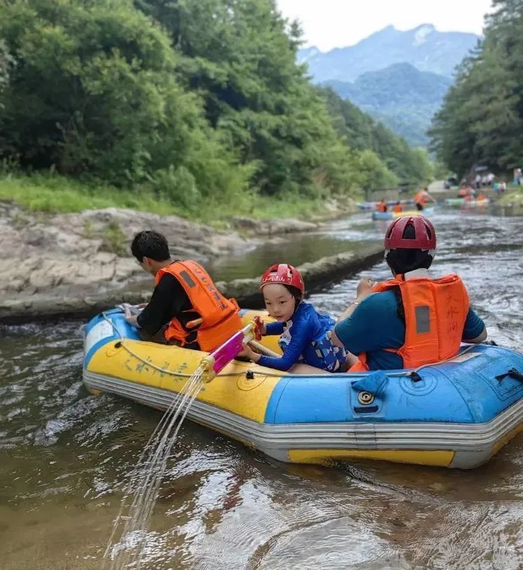 安徽人游安徽放肆漂流不惧酷暑金寨举办首届大别山漂流节