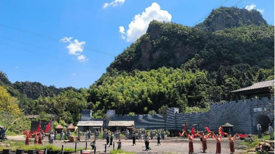 霍山避暑節活動分三條路線並行(