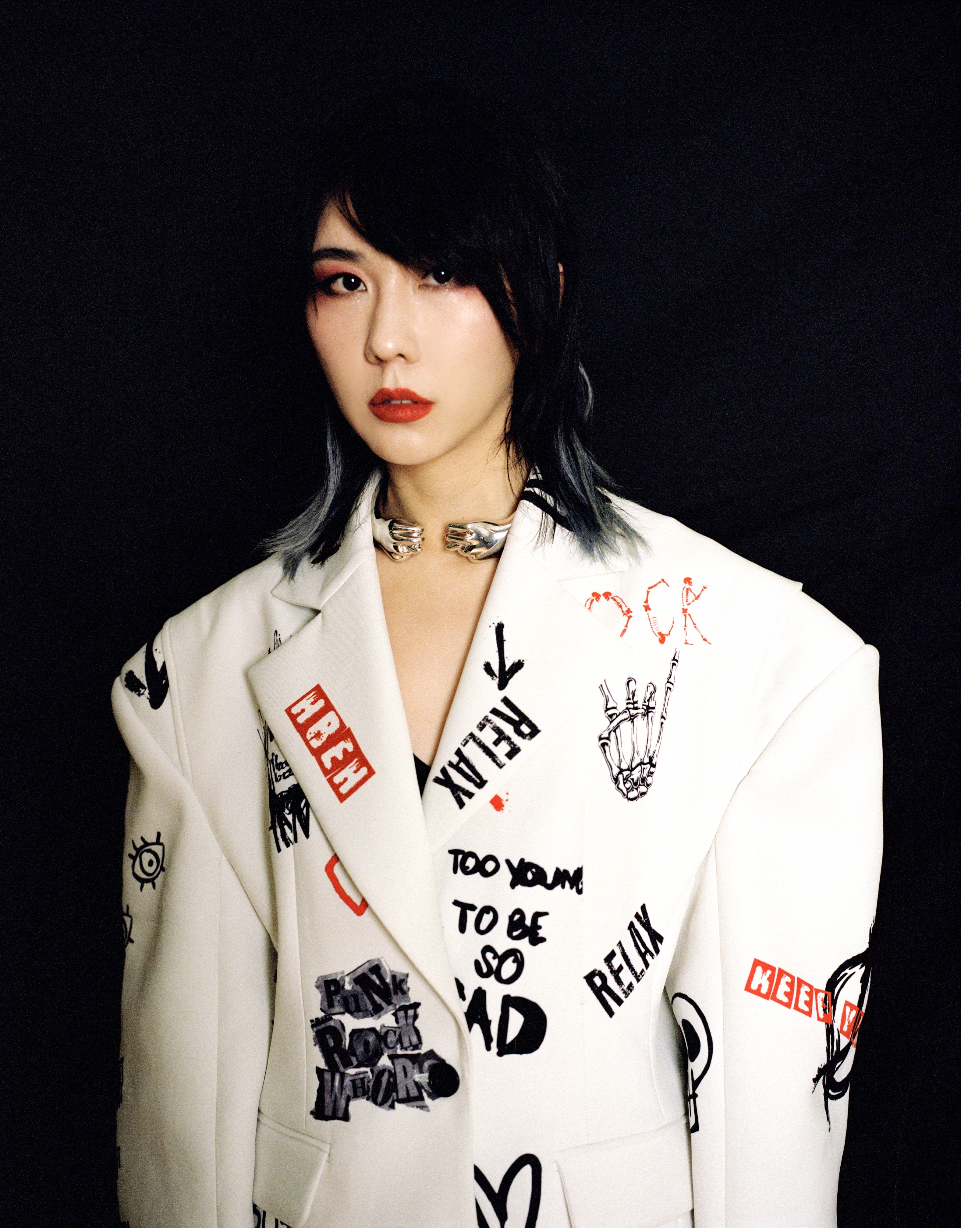 赵梦说，因为在闪星乐队和新裤子乐队中担任不同的工作，所以对待一些事情的看法也会有所变化。 受访者供图