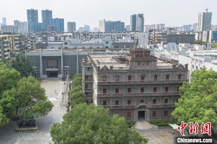 7月30日，航拍绿树掩映的南昌八一起义纪念馆。该馆1956年成立，为纪念南昌起义而设立的专题纪念馆。　刘力鑫 摄