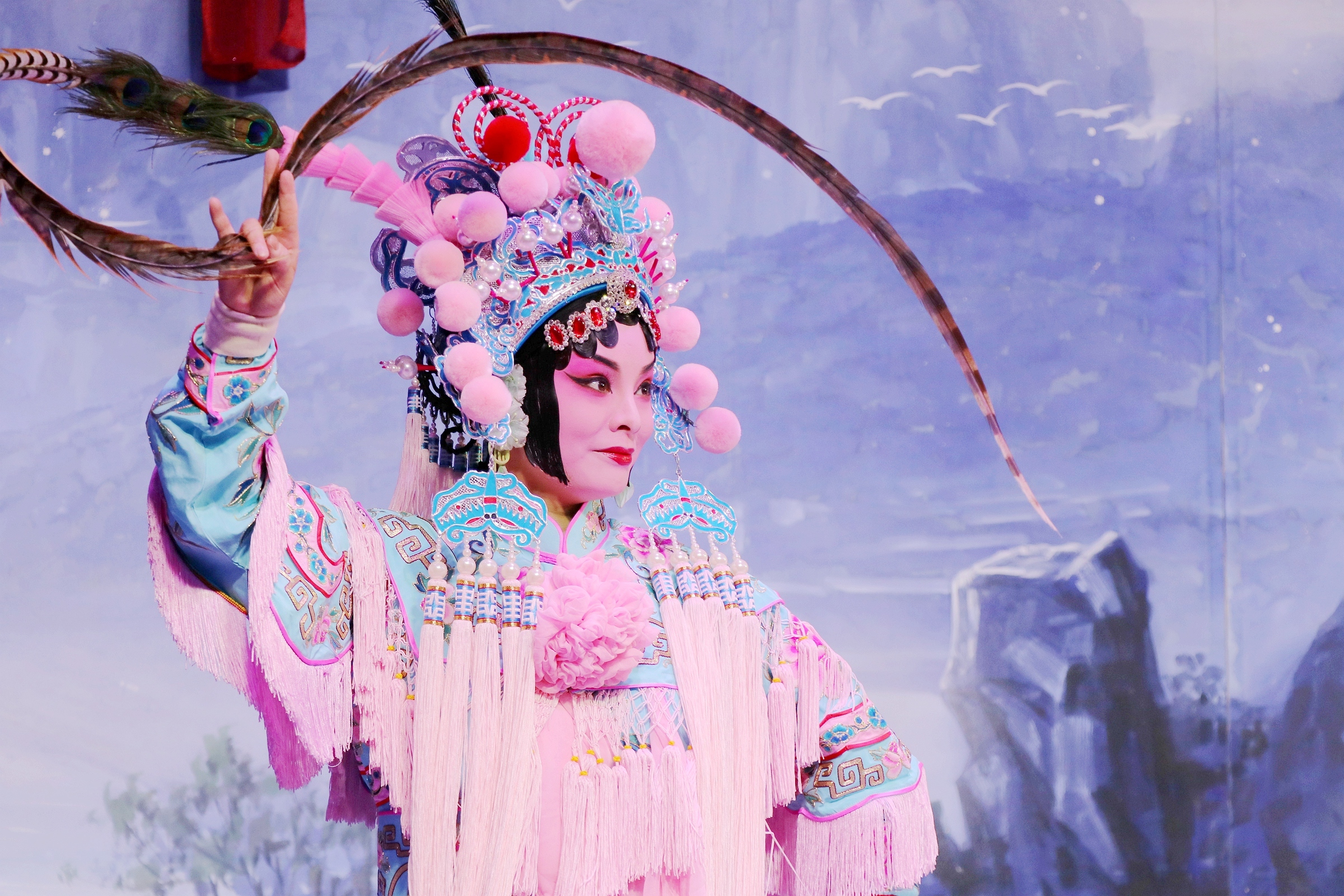 沉浸式感受戏曲 这场与观众“面对面”的水浒故事在武汉剧院上演
