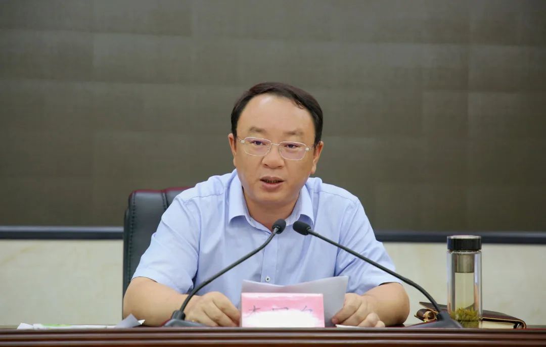 崇义县“八大行动”项目建设流动现场会召开