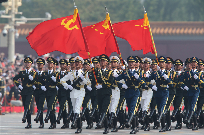 党旗,国旗,军旗引导浩荡铁流,向世界庄严宣告:中国人民解放军,是一支"