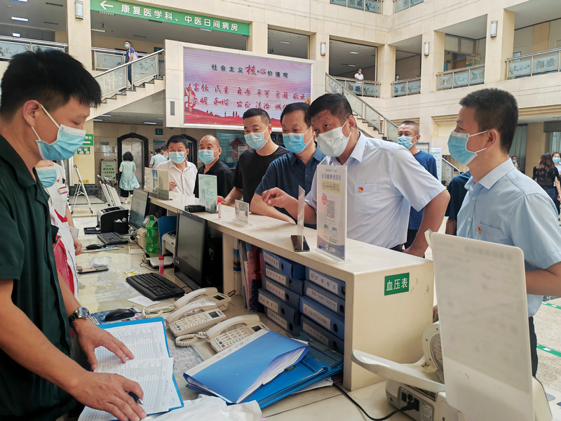 山东大学齐鲁医院德州医院党委书记王晓东参加行政第一党支部主题党日活动并巡视创城工作