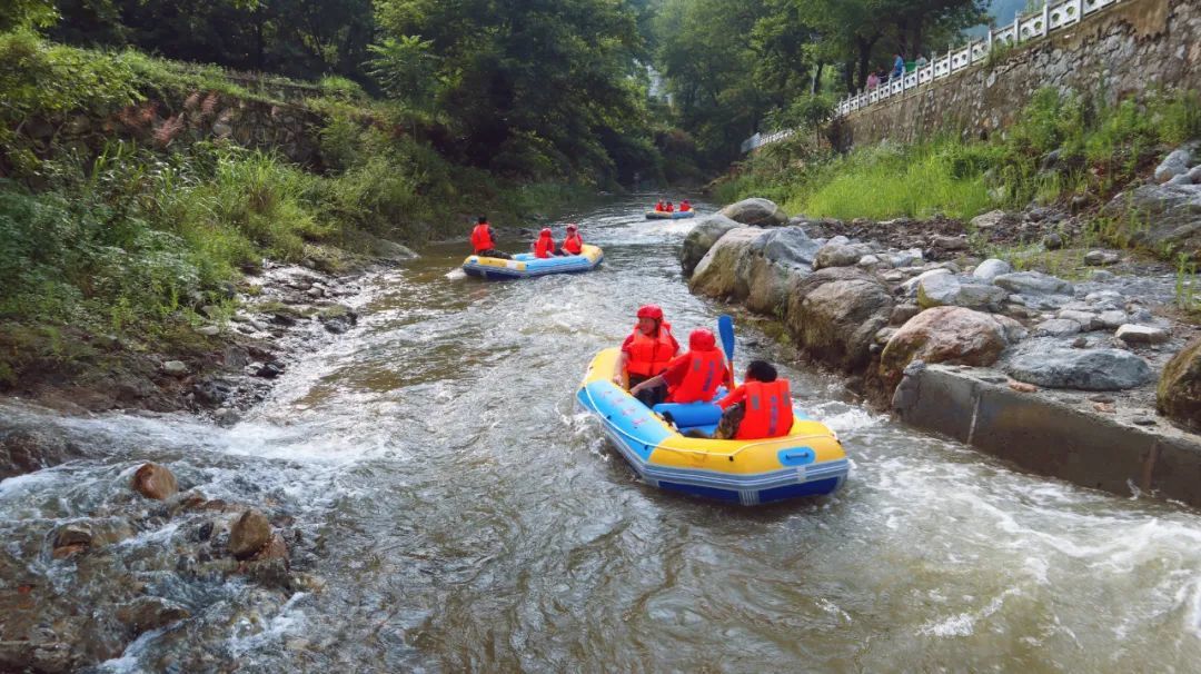 安徽人游安徽放肆漂流不惧酷暑金寨举办首届大别山漂流节