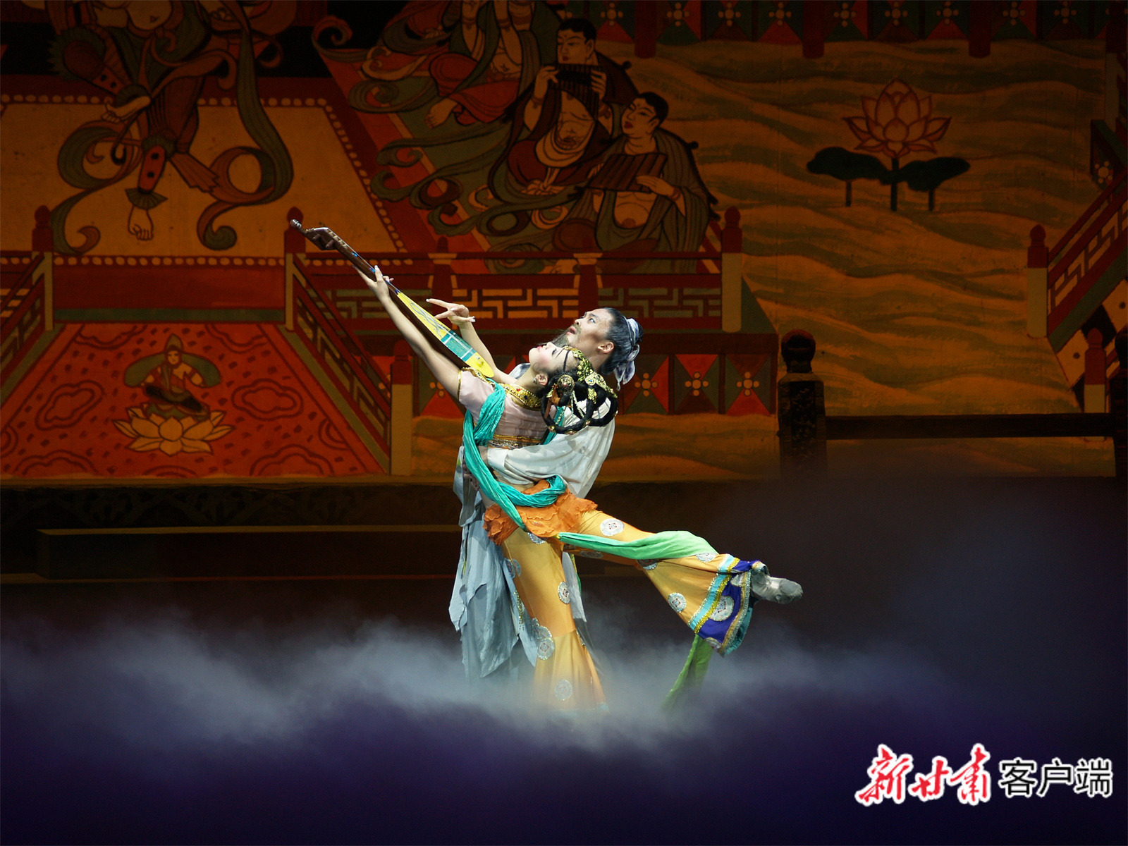 《丝路花雨》剧照3 甘肃省歌舞剧院提供.jpg