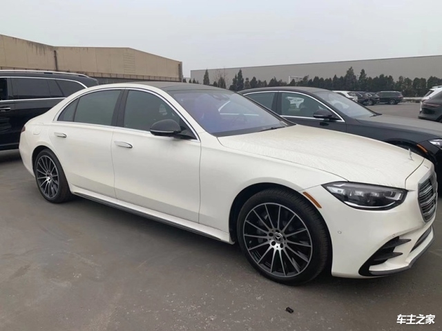 22款奔驰s500白红港口现车跳楼价处理