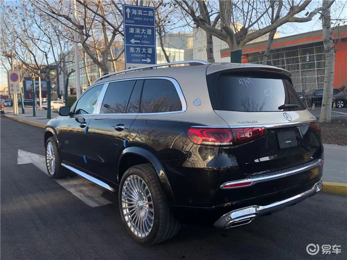 迈巴赫gls600奔驰首款采用立标设计suv