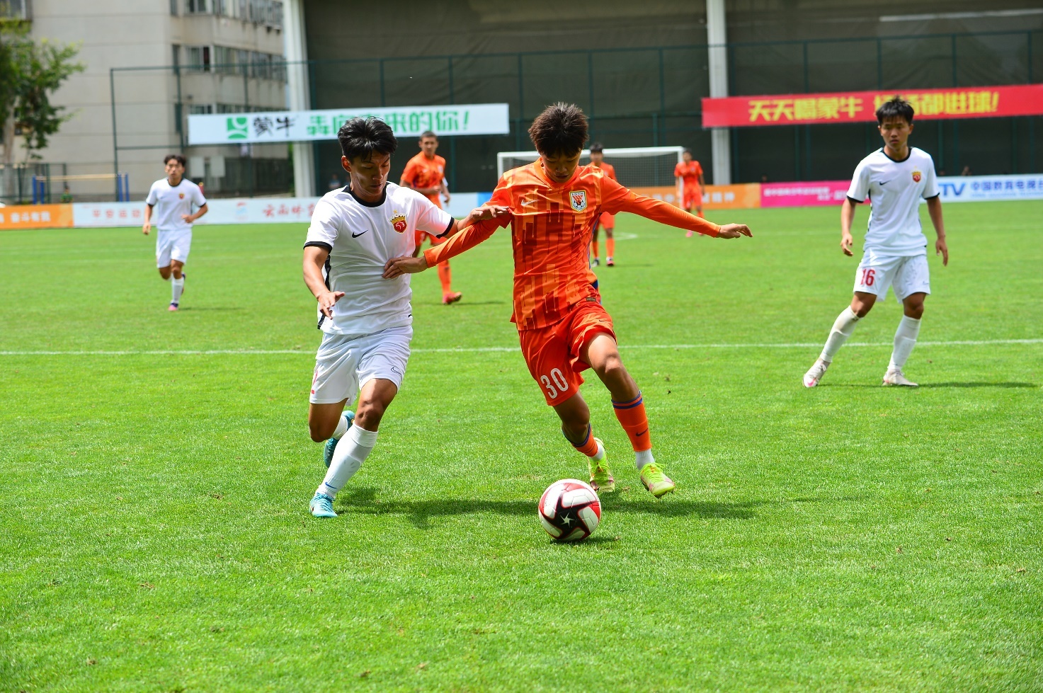 第一届中国青少年足球联赛(U19组)第一阶段战罢 高材生涌现推进体教结合