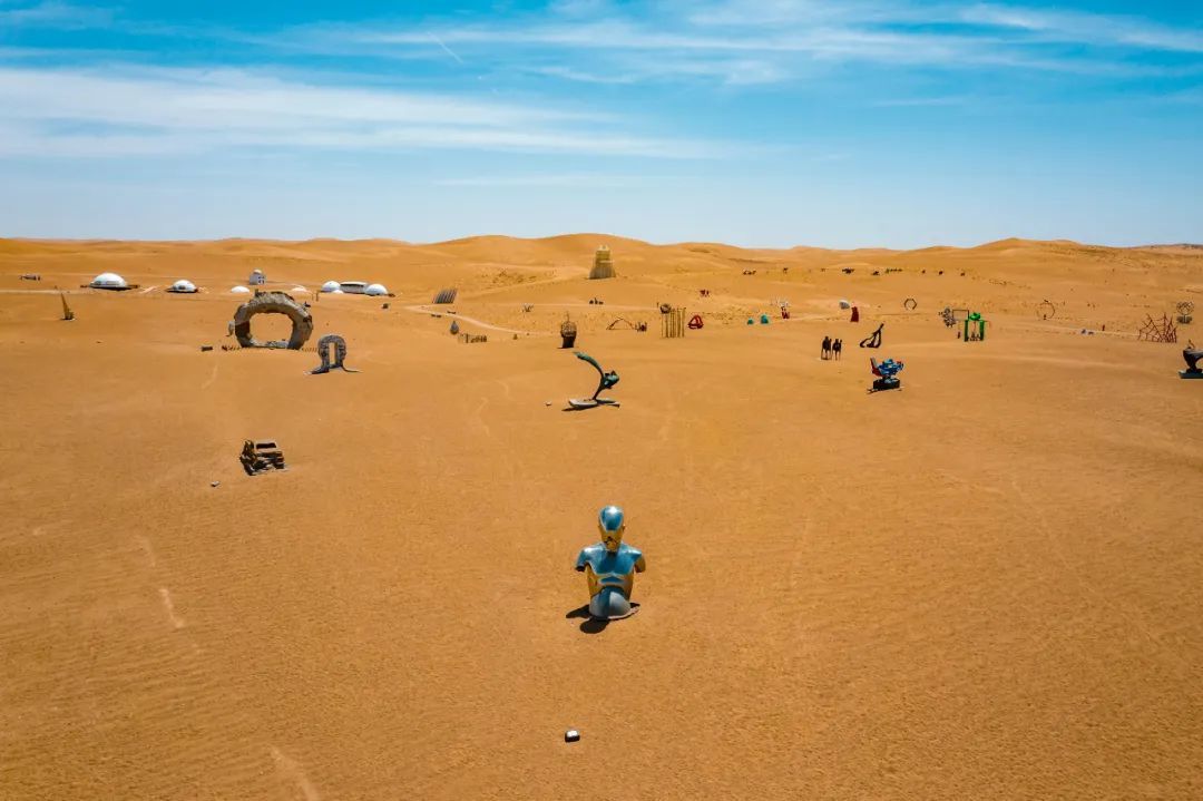 沙漠雕塑国际创作营——让沙漠因艺术更加多彩，艺术因沙漠更具灵气。