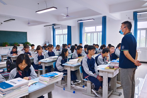 西安现代职业高中实施课堂巡查助力课堂提质增效