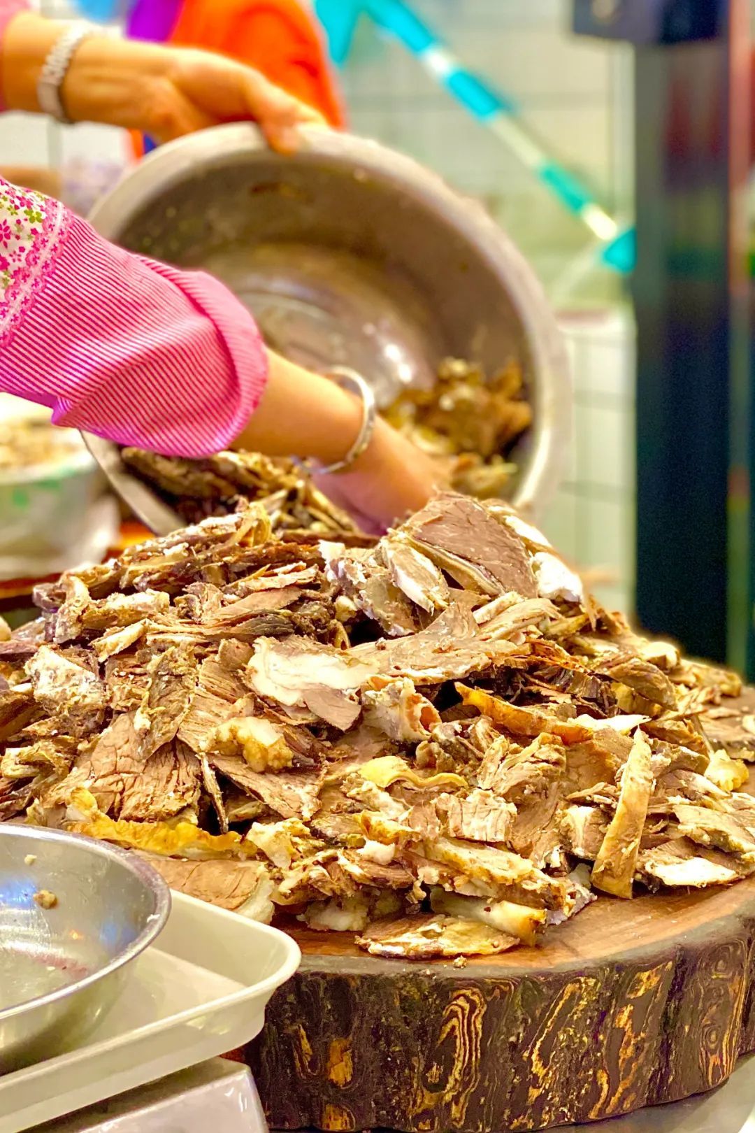 牛肉面的肉，最适合配汤来吃。摄影/一然