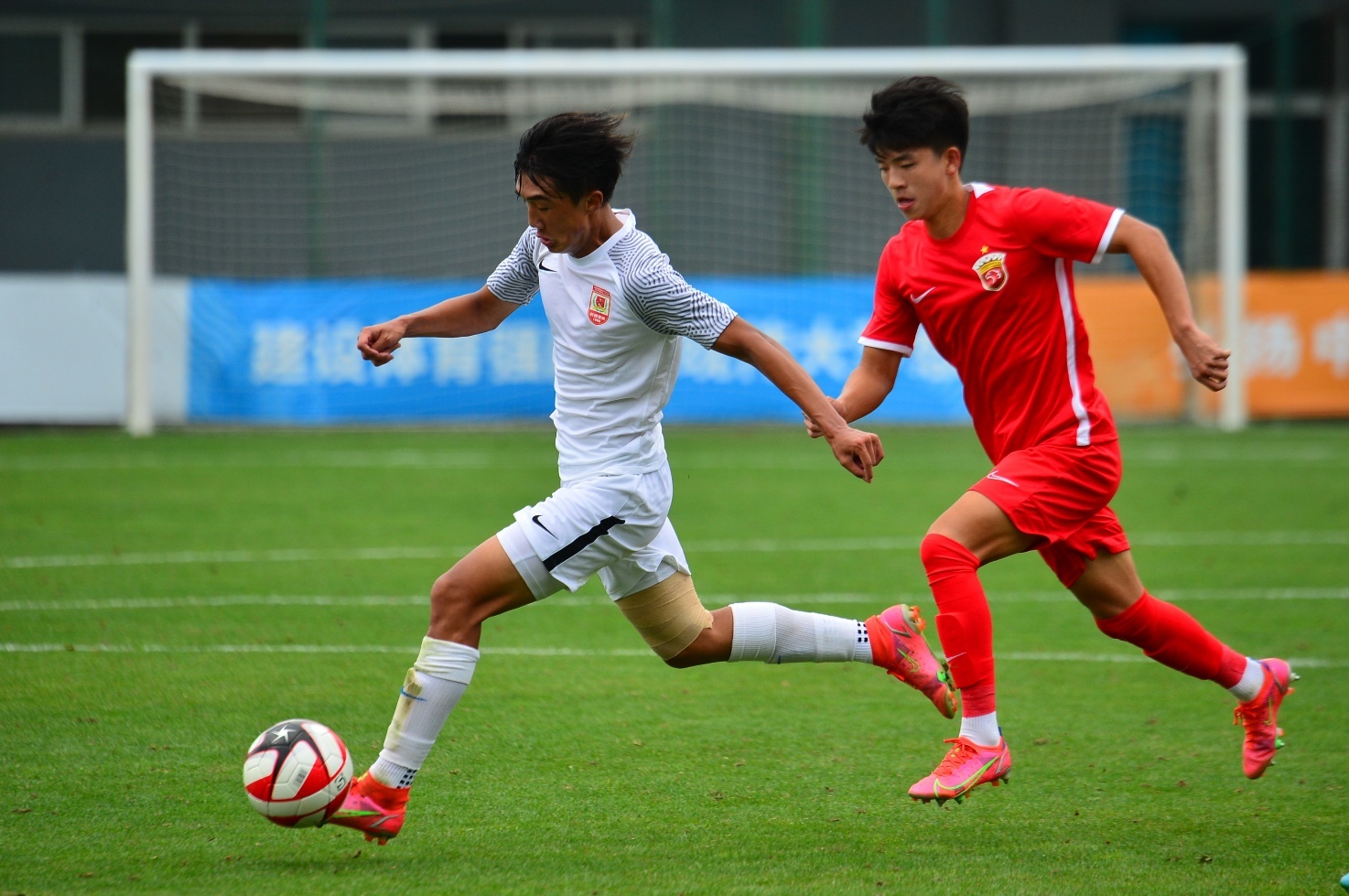 第一届中国青少年足球联赛(U19组)第一阶段战罢 高材生涌现推进体教结合