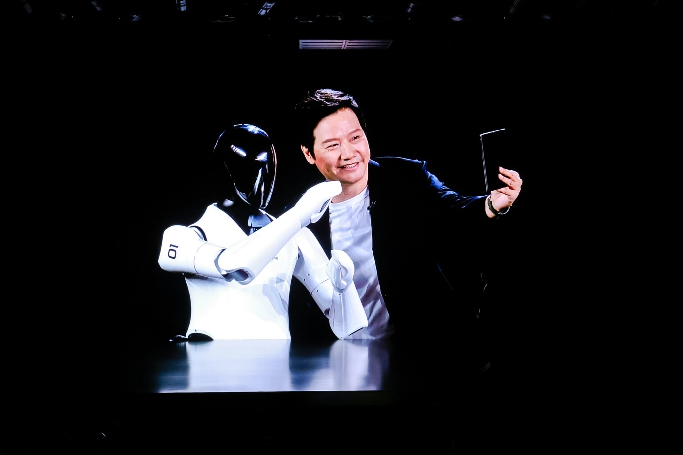 小米首款全尺寸人形仿生机器人CyberOne亮相 国产机器人探索再进一步_凤凰网