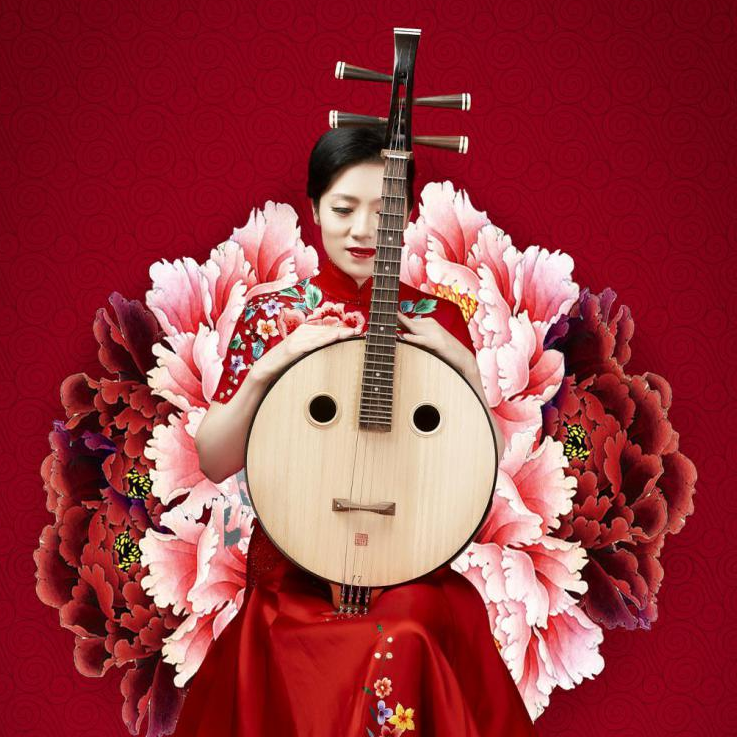 想欣赏演奏家现场演绎名曲《幽远的歌声》和《云南回忆》吗?