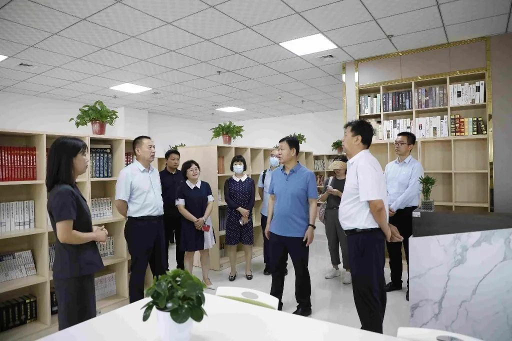 西安市高陵法院“职工书屋”正式揭牌啦