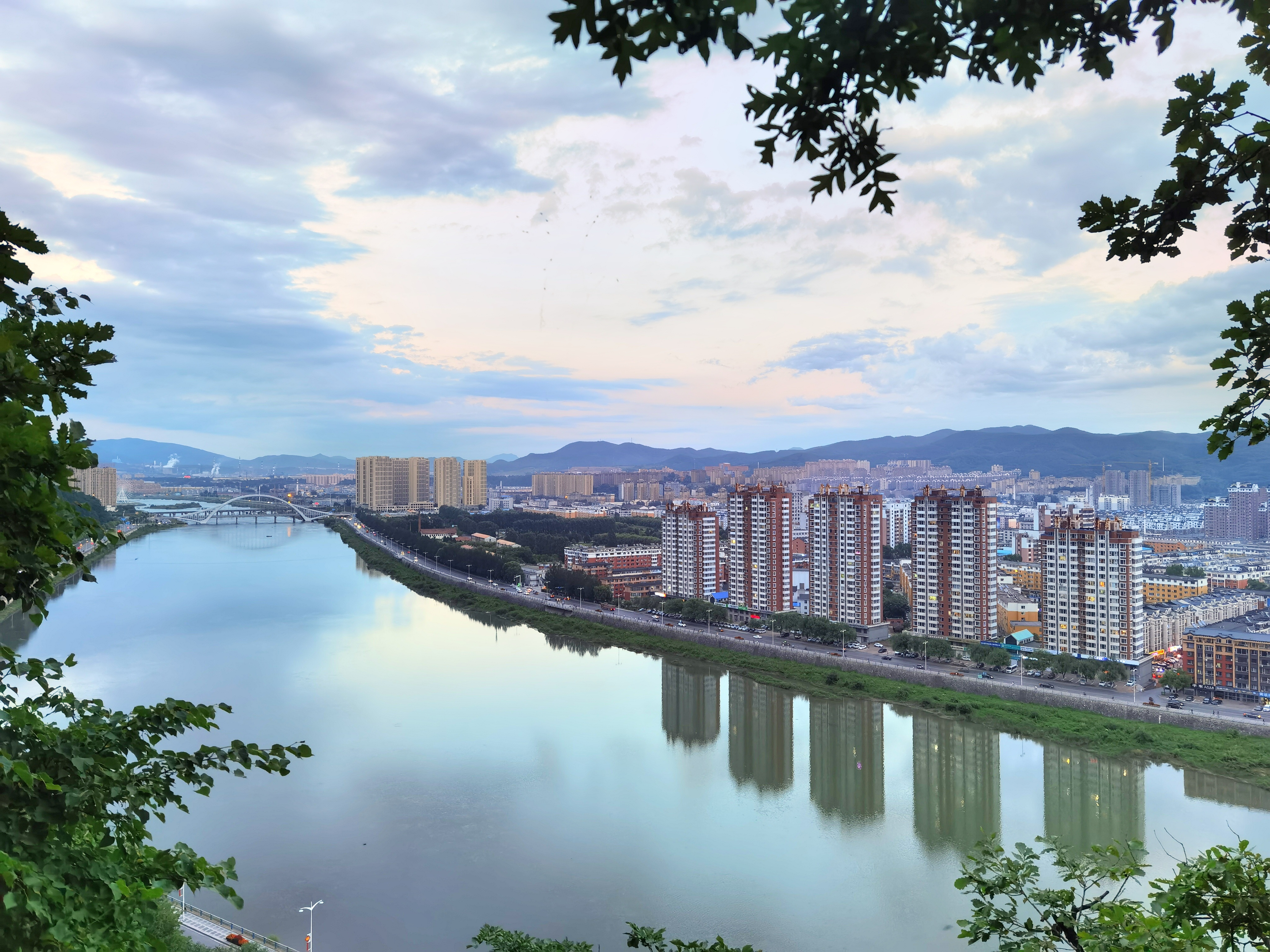 通化:十里江堤,绿动山城写大美凤凰网吉林_凤凰网