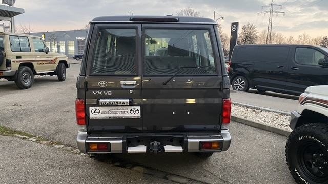 22款酷路泽lc76国六现车港口优惠7万