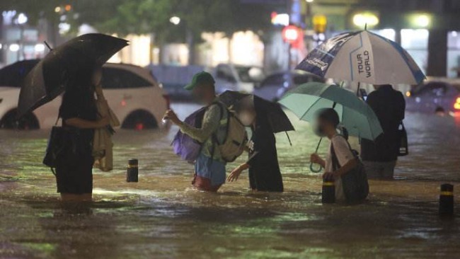 外交部：2名中国公民在韩国暴雨灾害中遇难