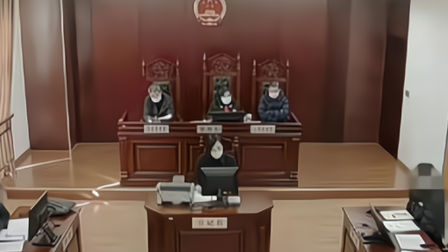丈夫赠情人70多万抚养非婚生子 妻子起诉后法院判了
