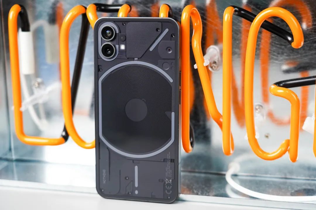 加价2000块!透明发光iPhone火遍全球 体验后劝你别买 第14张-心情说说 加价2000块!透明发光iPhone火遍全球 体验后劝你别买 第14张