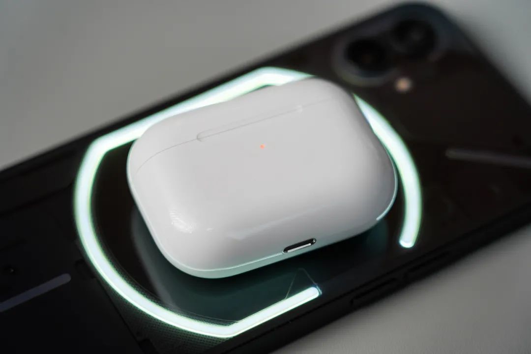 加价2000块!透明发光iPhone火遍全球 体验后劝你别买 第10张-心情说说 加价2000块!透明发光iPhone火遍全球 体验后劝你别买 第10张