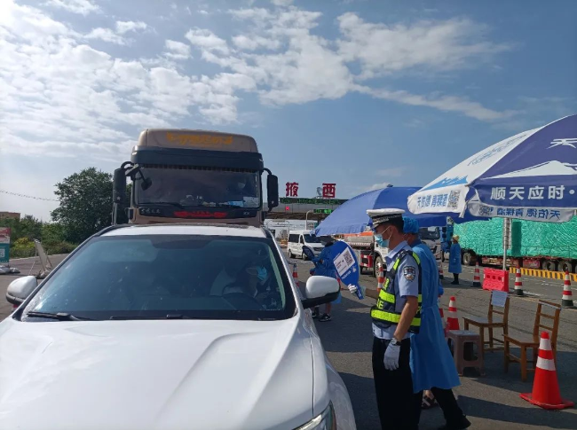 高速张掖西口严格落实疫情防控措施