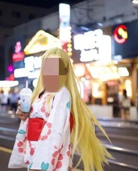 小亚8月10日在淮海路所拍照片
