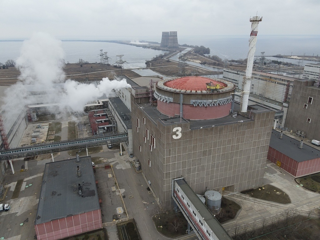 俄烏就紮波羅熱核電站炮擊事件相互指責
，澤連斯基發警告