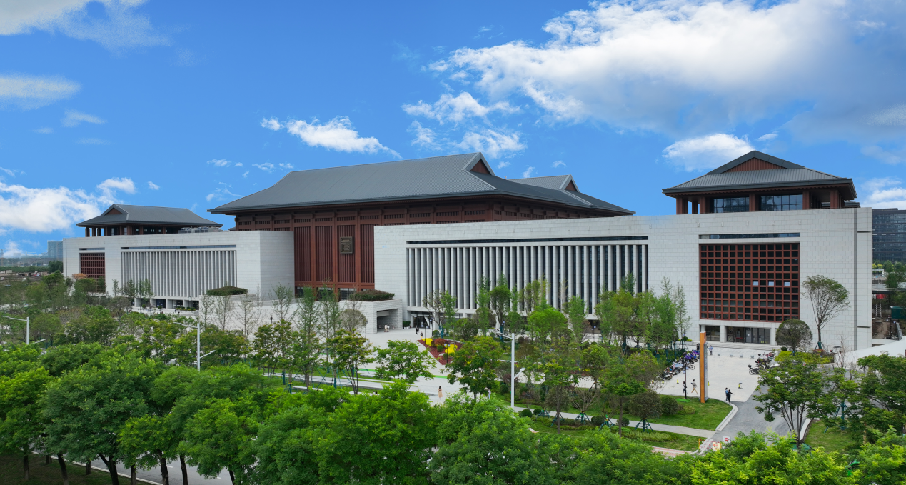 目前,区域内陕西省图书馆新馆已建成对外开放;铂力特二期项目竣工投产