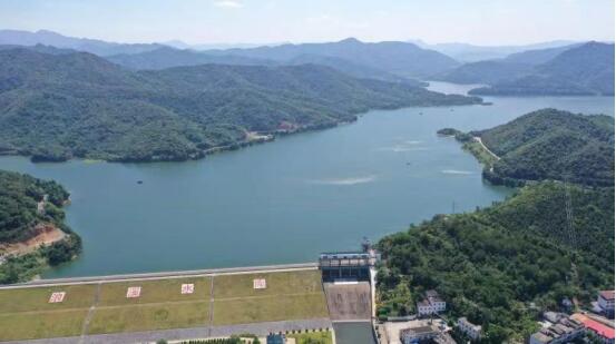 九江彭泽县：开闸放水 助力国家级农业园区抗旱夺丰收