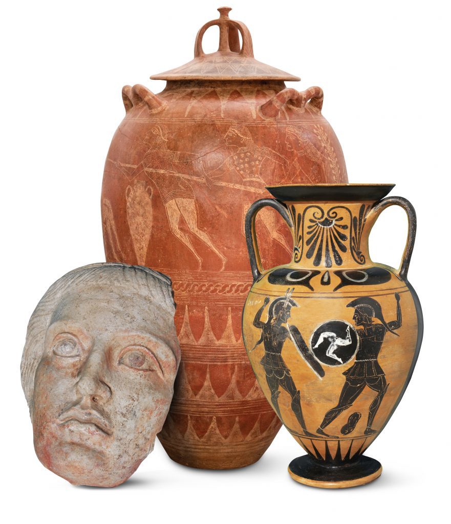 获救艺术博物馆展出的一系列文物。