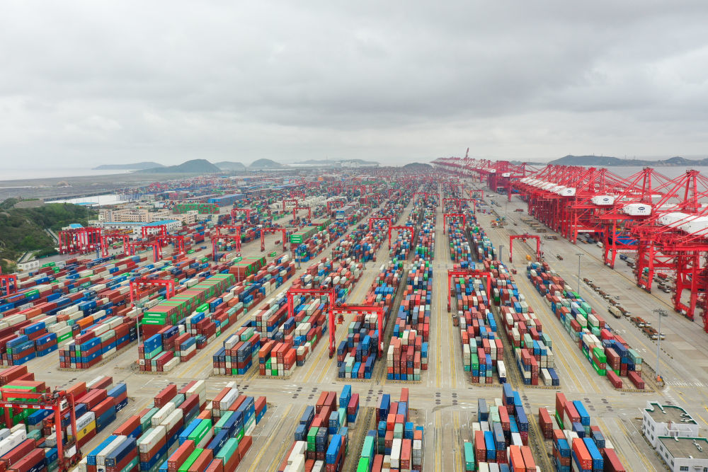 上海港全力保障长三角乃至全球产业链供应链稳定通畅。  新华社 图