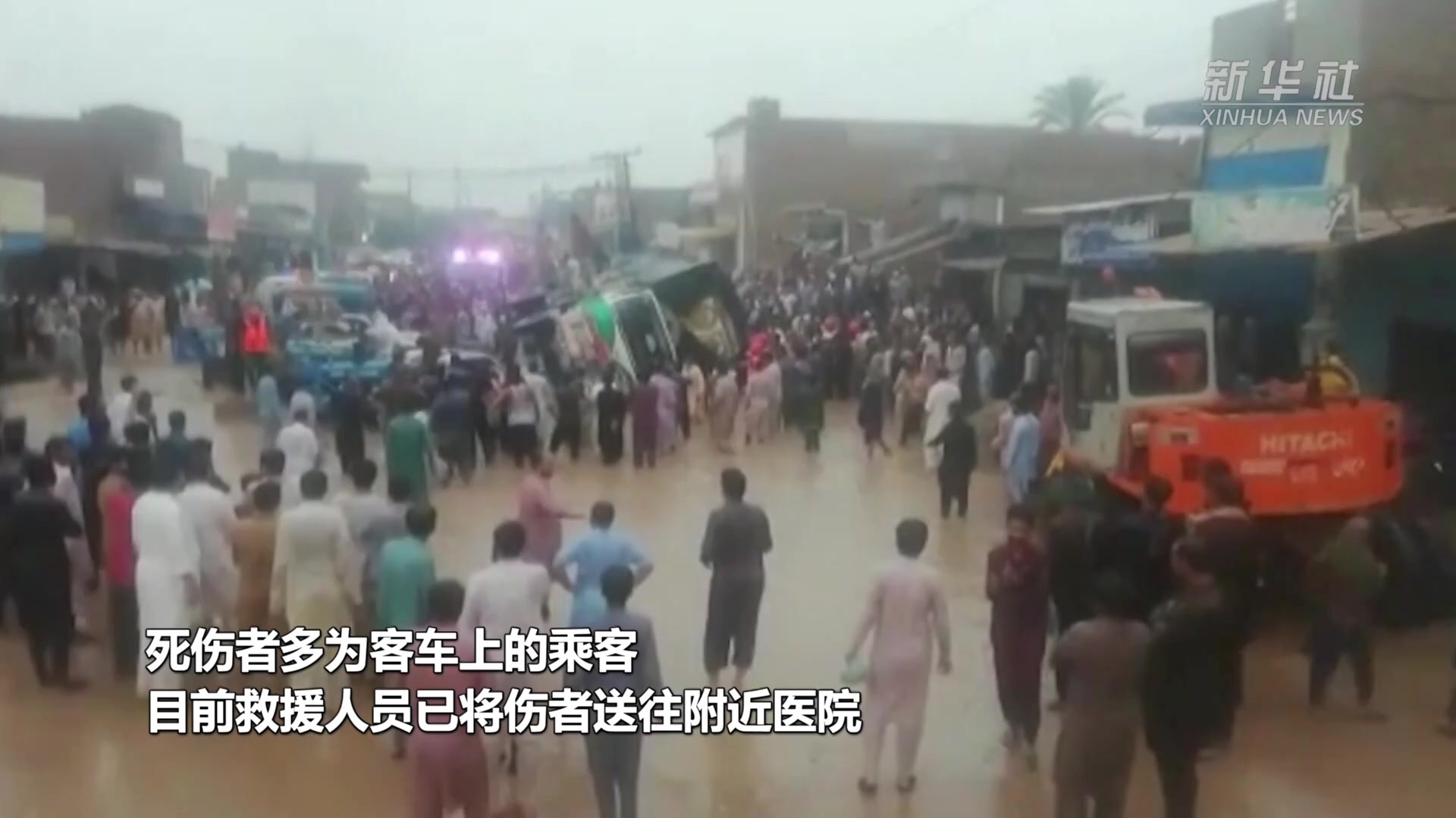巴基斯坦一卡车撞上客车致13人死亡