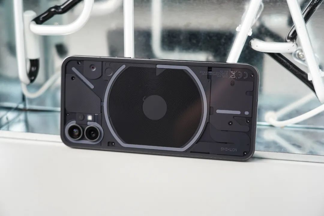 加价2000块!透明发光iPhone火遍全球 体验后劝你别买 第26张-心情说说 加价2000块!透明发光iPhone火遍全球 体验后劝你别买 第26张