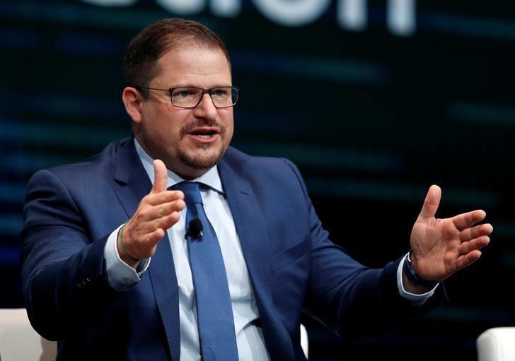 芯片巨头高通的转型之路:手机占半壁江山 二次冲击1900亿服务器市场胜算几何? 第4张-心情说说 高通CEO安蒙