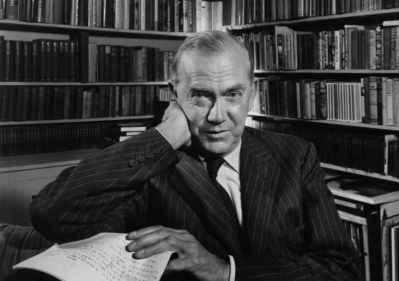 格雷厄姆·格林（Graham Greene，1904年10月02日-1991年04月03日），21次诺贝尔文学奖提名的传奇大师。67年写作生涯，创作超过25部小说，被评为20世纪最伟大的英语作家。代表作有《恋情的终结》《命运的内核》《安静的美国人》《权力与荣耀》。