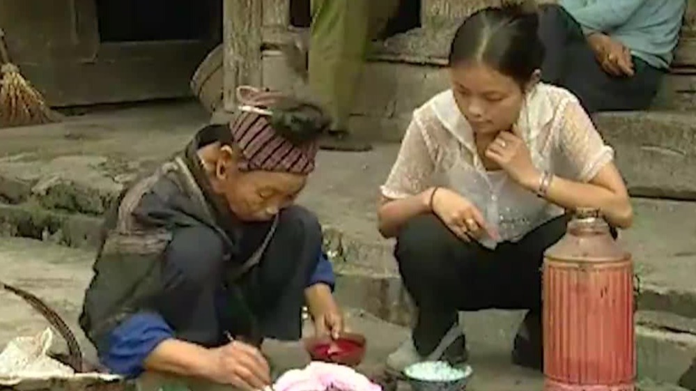 在吴小玲外公外婆的年代服饰的社会作用超出想象：婚姻用服饰区划分